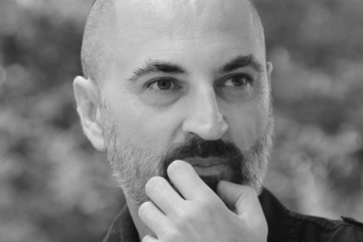 Tirso Priscilo Vallecillos: La escritura es escritura y no tiene que someterse a ningún tipo de necesidad que no sea la de escribir